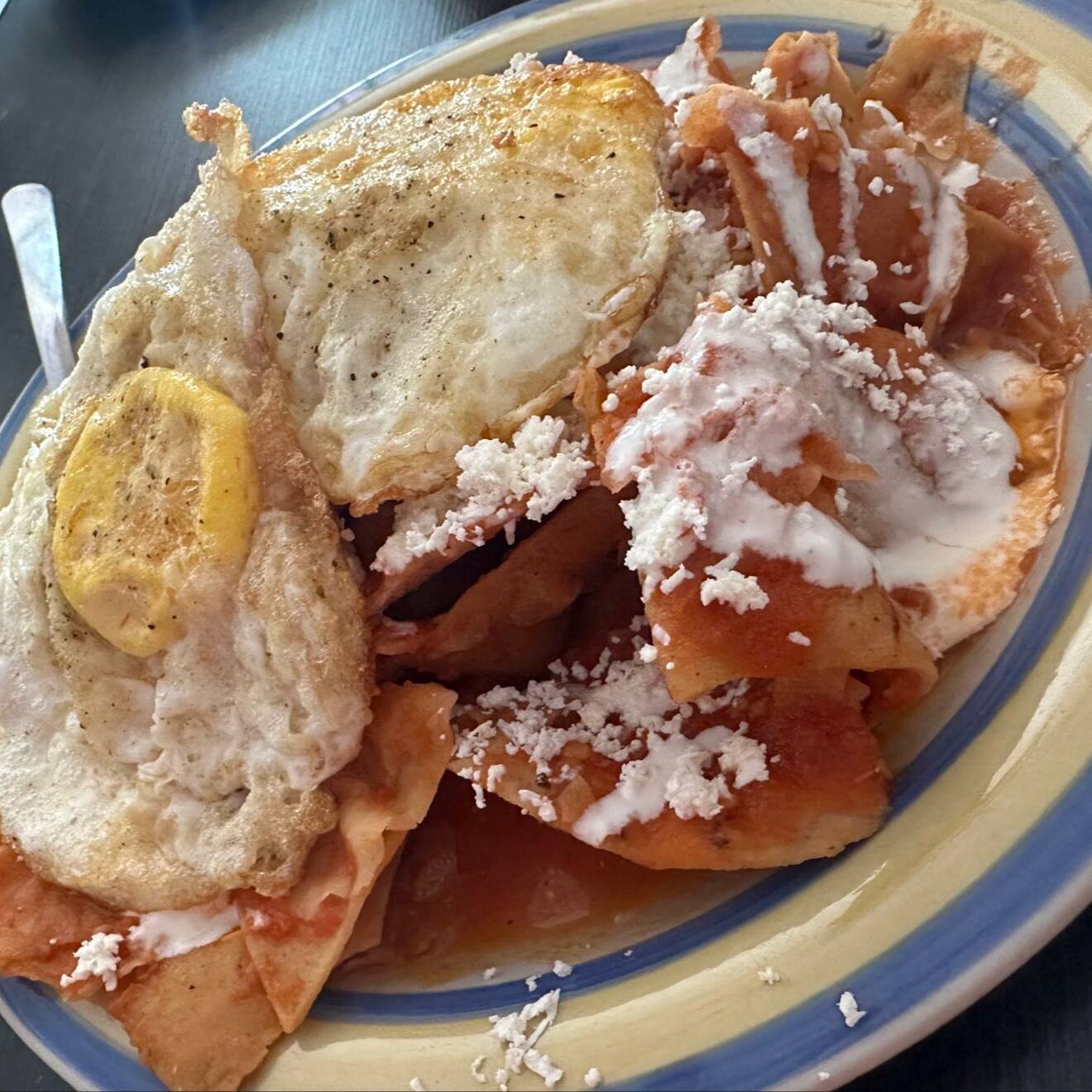 Chilaquiles Rojos 1/2 orden