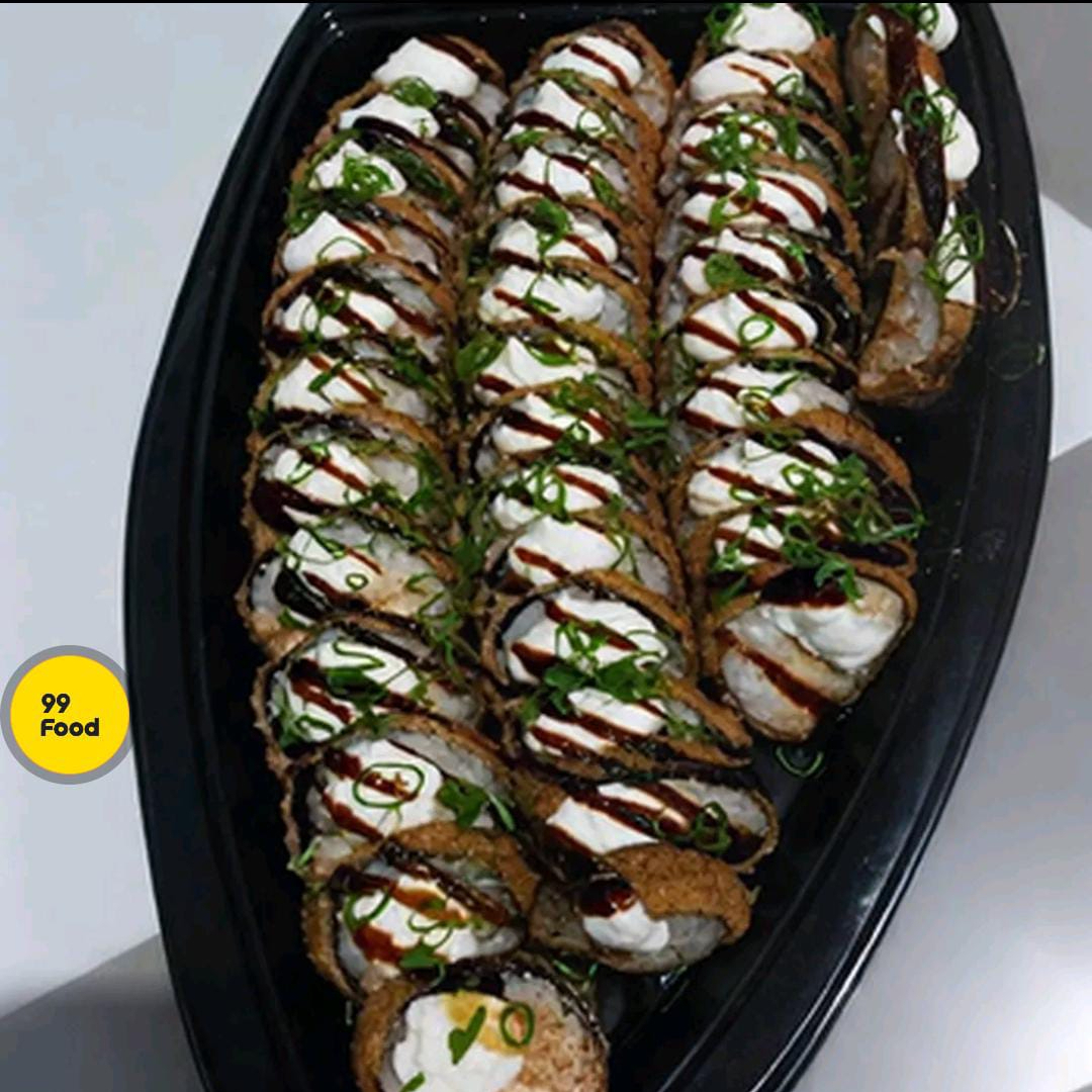 COMBO VAI COM 60 PEÇAS DE HOT ROLL DE SALMÃO GRELHADO EMPANADO E FRITO