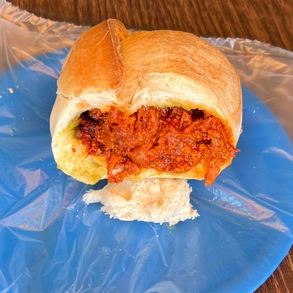 BOLILLO DE CHICHARRON ROJO PRENSADO