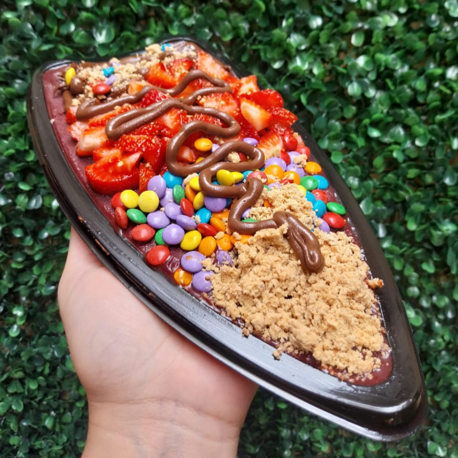 Barca tamanho PP(mini) com Açaí + 4 Acompanhamentos a sua escolha. Aproveite essa Delícia! Obs: Aproximadamente 360ml de Açaí