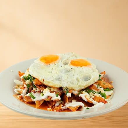 Huevos Estrellados en Chilaquiles