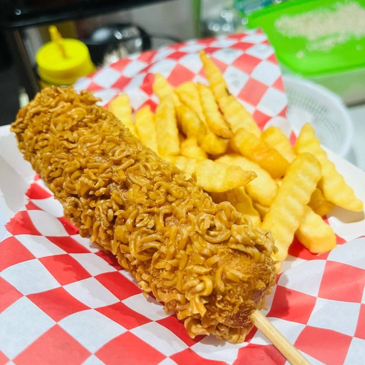 BANDERILLA DE RAMEN SALCHICHA DE PAVO