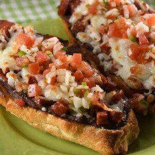 Mollete frijol y queso