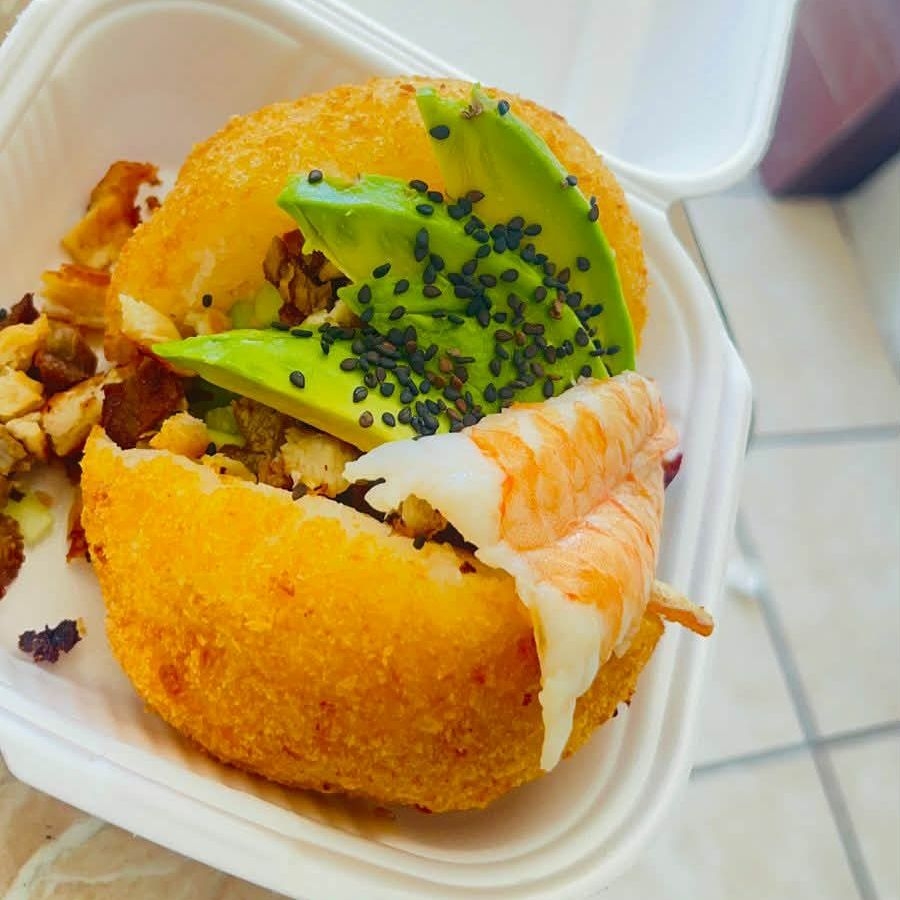 Cielo Mar Y Tierra Ball.