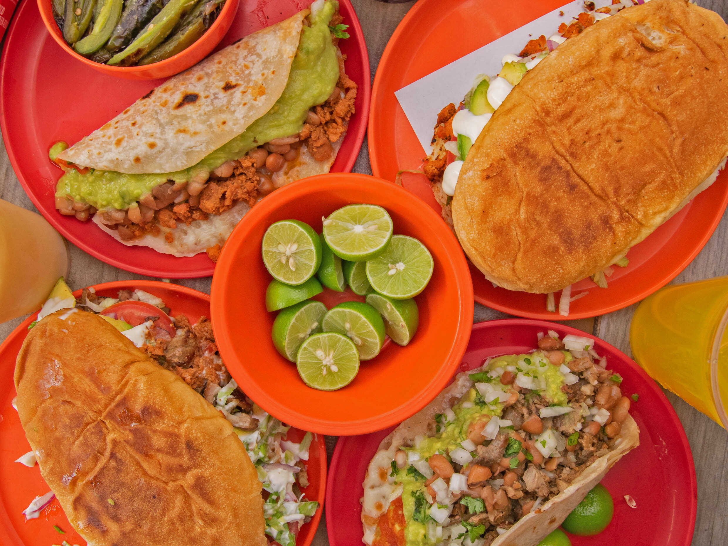 Tacos Perrones City Club