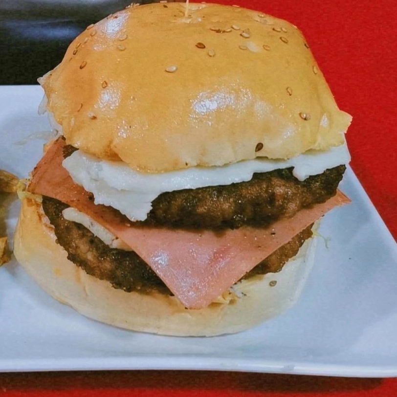Hamburguesa Doble Carnes + Papa fristas