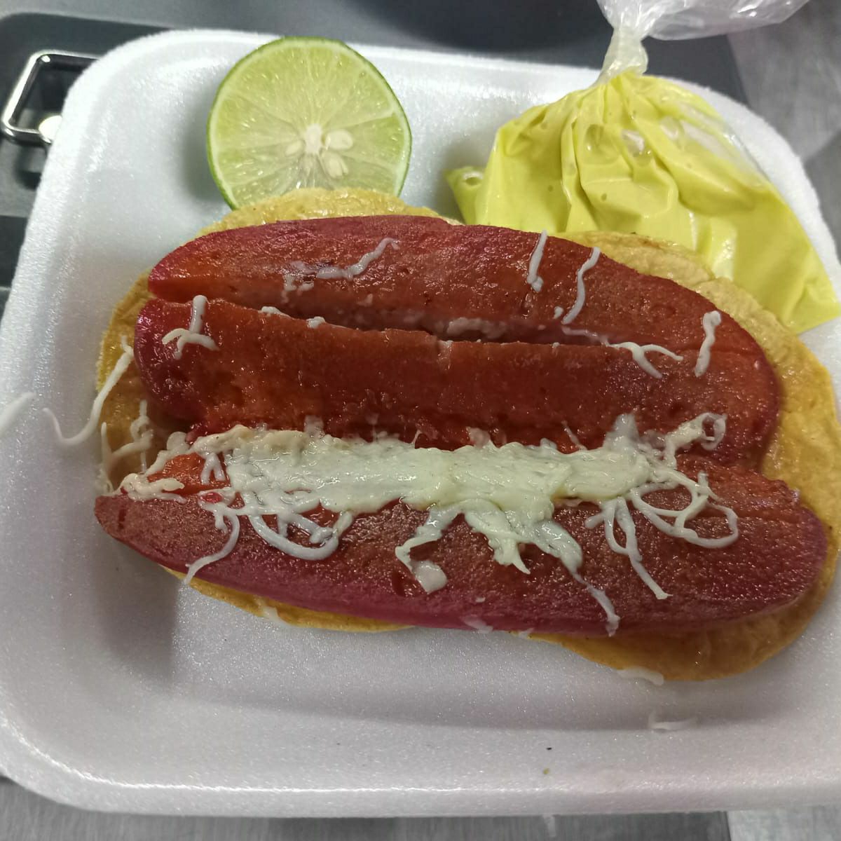 1 TACO DE SALCHICHA ROJA