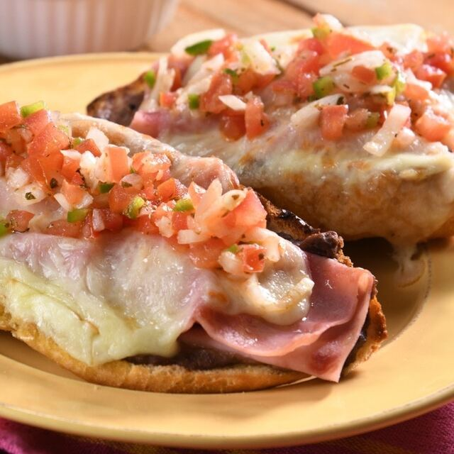 Molletes de Jamón