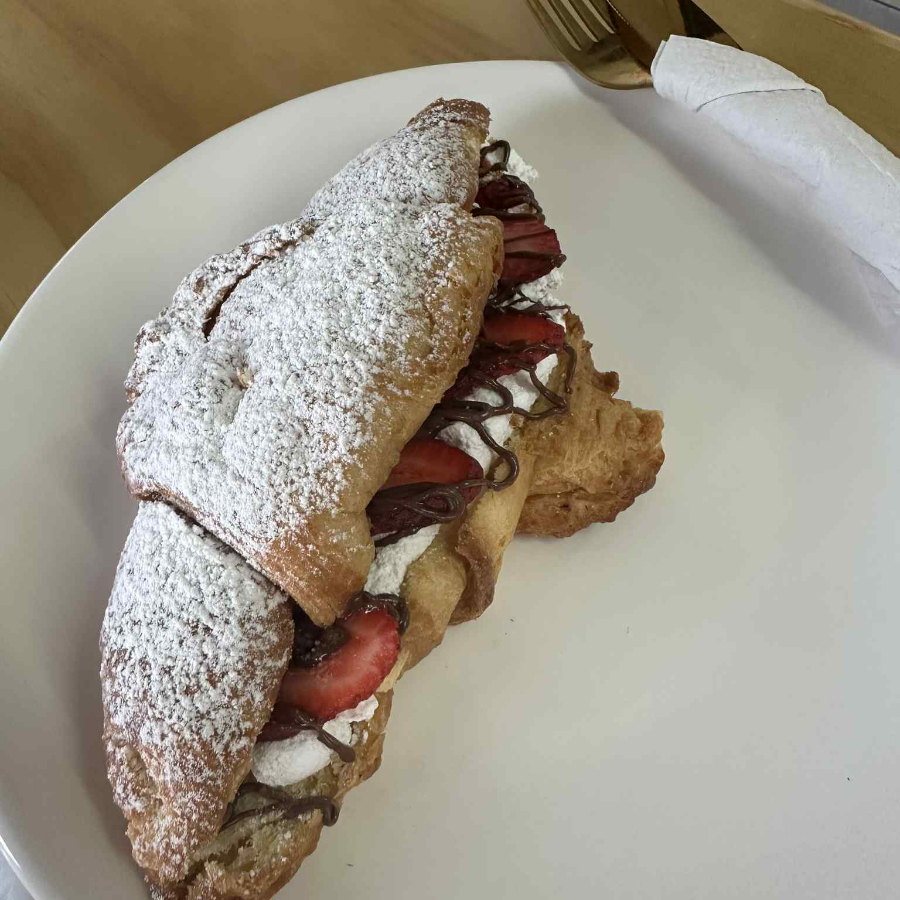 Croissant de nutella y fresa