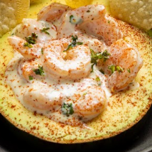 aguacate relleno con camaron