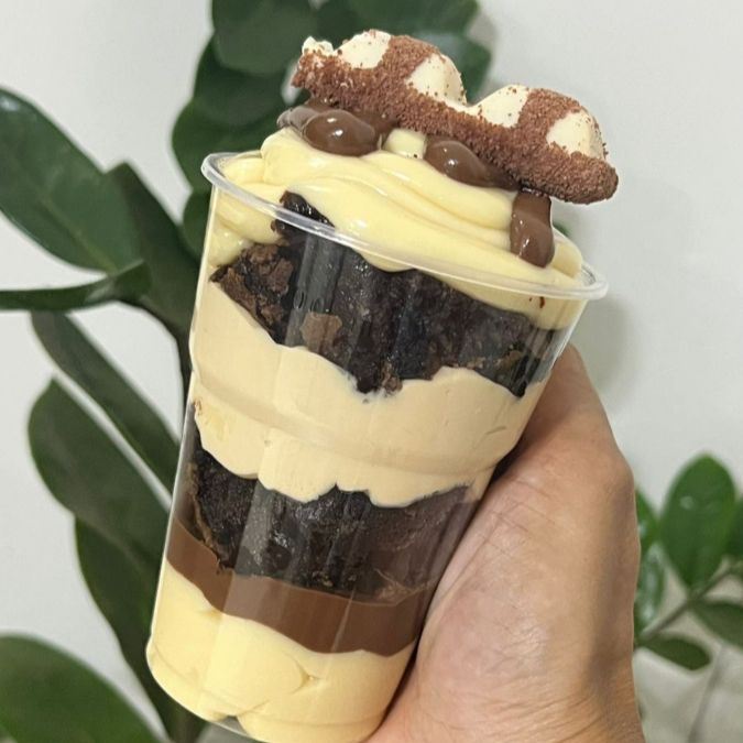 Ninho, pedaços de brownie artesanal, nutella e creme bueno italiano para os amantes de sabores marcantes