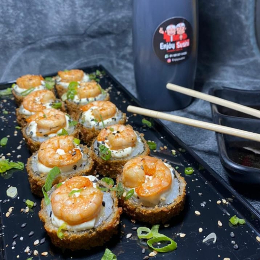 10 uni de hot especial com camarão e chean cheese