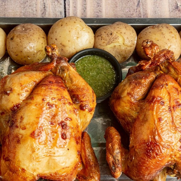 Combo 2 Pollos Asados con Papa Yuca Maduro