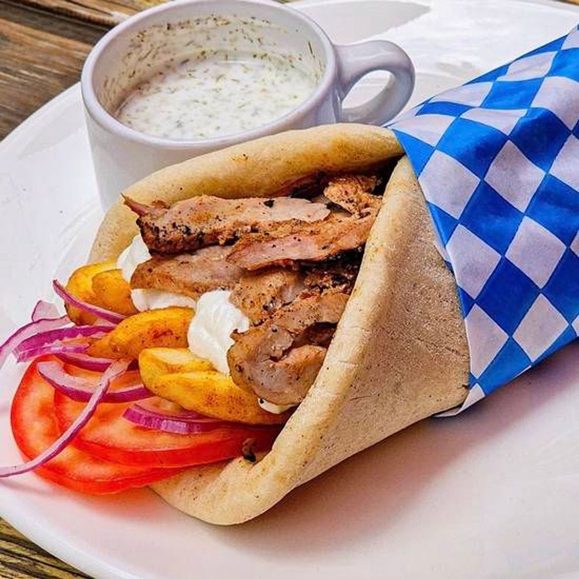 Gyro Clásico Con Queso de Cabra
