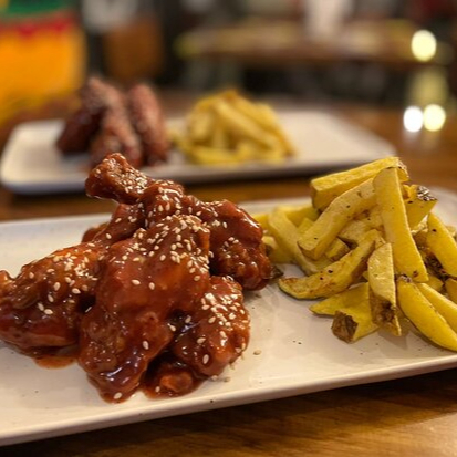 Alitas x6 unds (Escoge tu sabor) + Papas Fritas