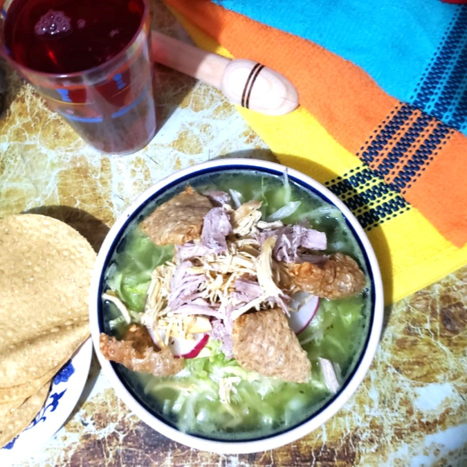 Litro de Pozole Verde (lleva Pollo, Cerdo y Chicharrón)