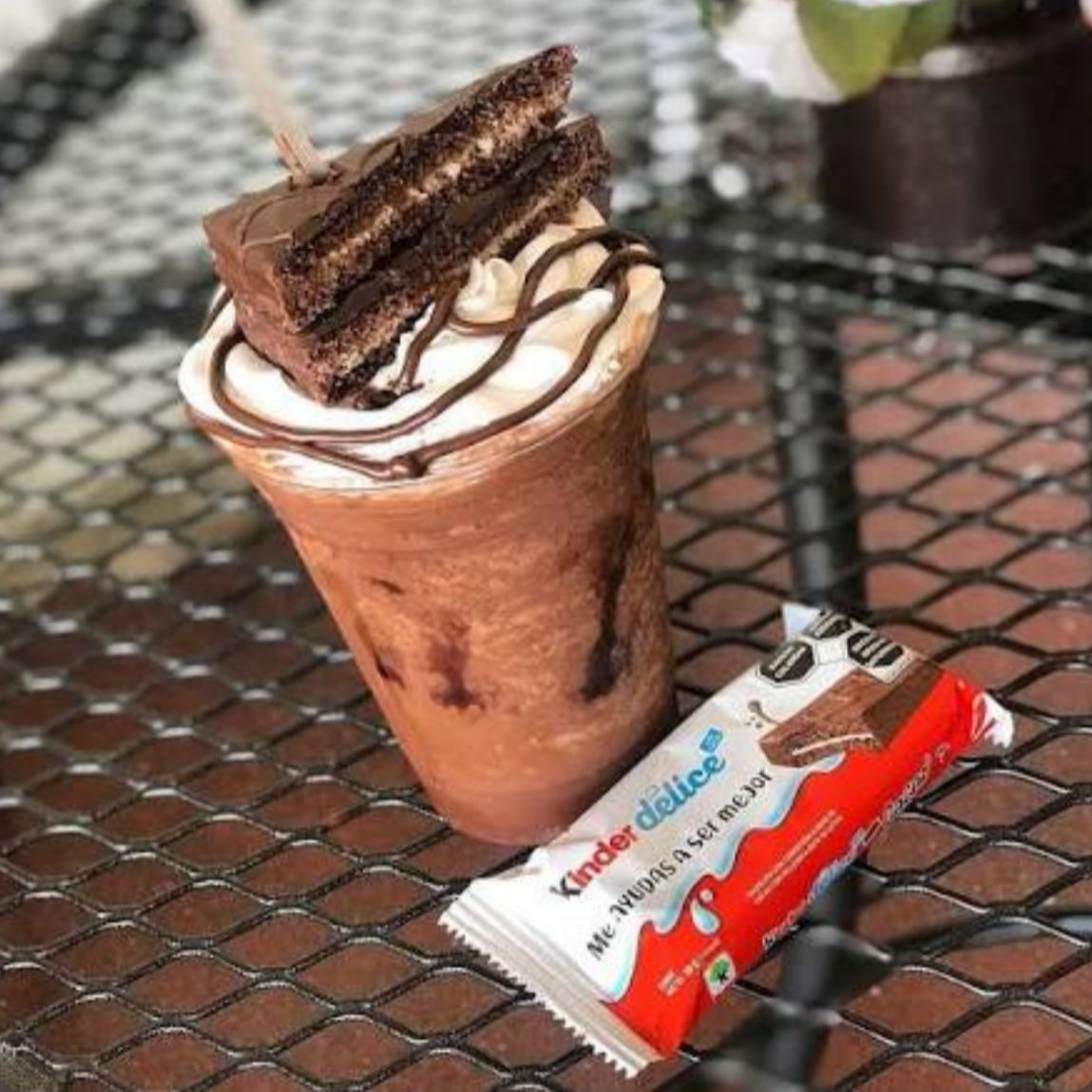 FRAPPE DE KINDER DELICE