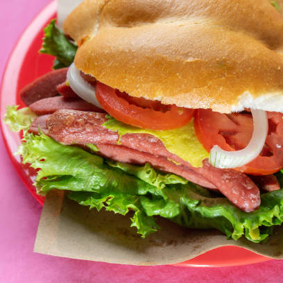 TORTA GIGANTE DE SALCHICHA