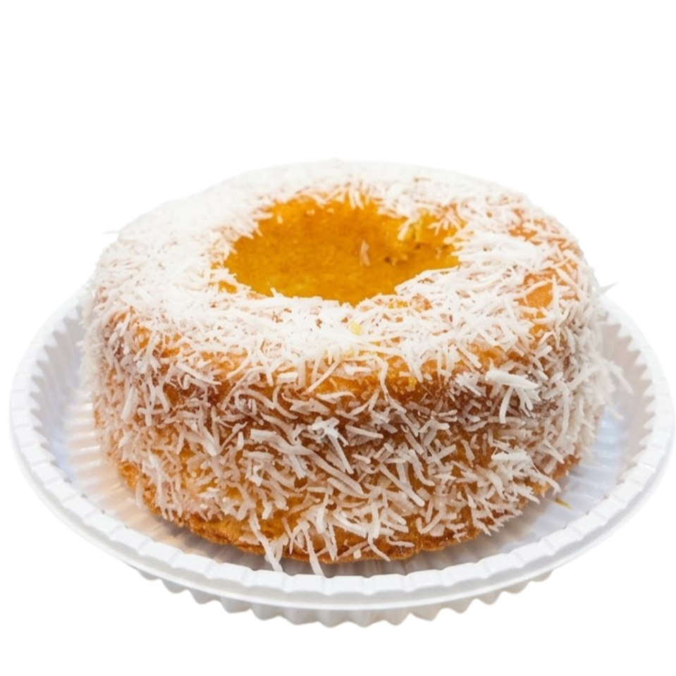 Bolo caseiro fofinho com delicioso sabor de coco, macio e perfeito para acompanhar um café fresquinho. Produto Artesanal feito pelo nosso Chef.