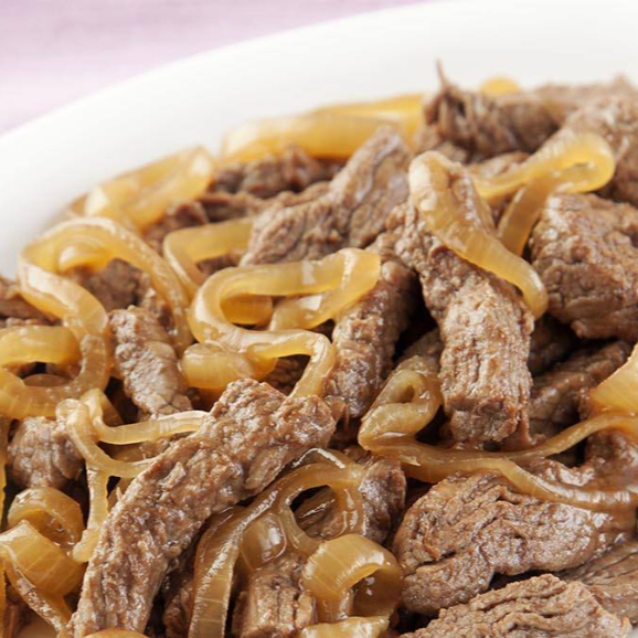 arroz, feijão, farofa e salada.