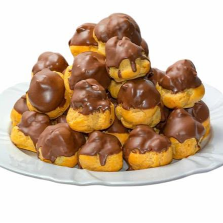 Massa leve e macia, com recheio cremoso à sua escolha: doce de leite ou Ninho.