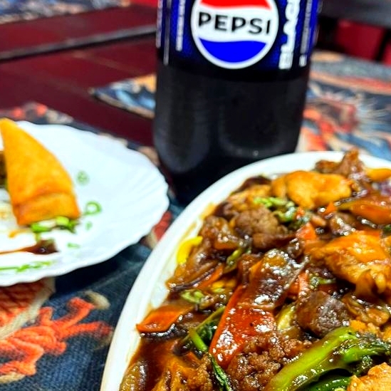 Refrigerante (350ML) + Rolinho Primavera. Yakisoba, Carne, Frango, e Legumes, Fatiado, Acelga Cenoura, Brocolis, E ChuChu, Couve Flor