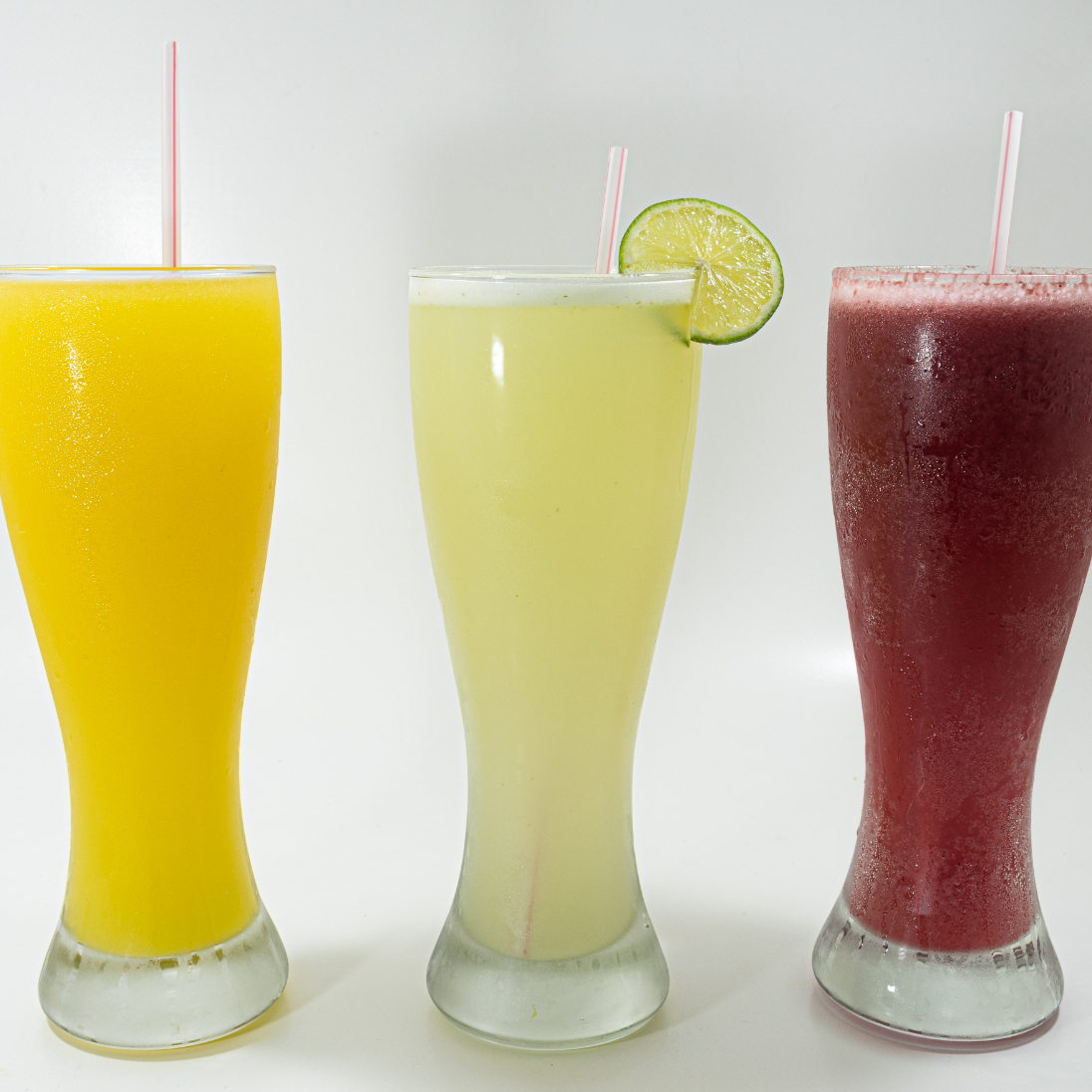 JUGOS NATURALES EN LECHE