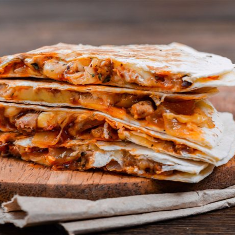 1 QUESADILLA DE GUISADO + 1 burrito
