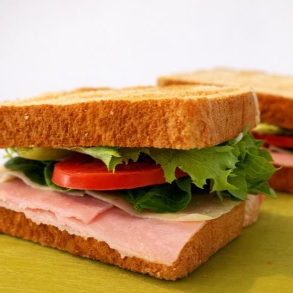 Sandwich de Jamón y Queso - Clásico y Delicioso