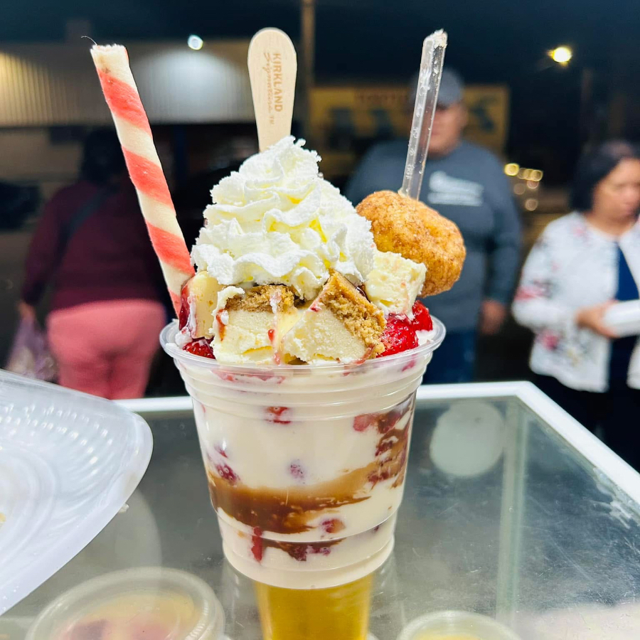 Fresas con crema y cheesecake