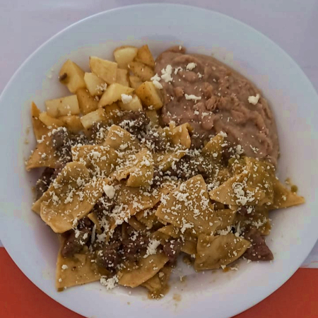 Chilaquiles con Arrachera