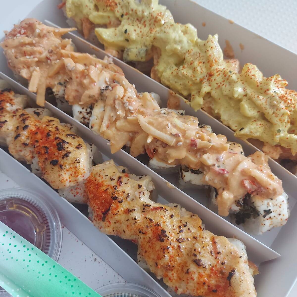 30 Makis + 3 Salsas