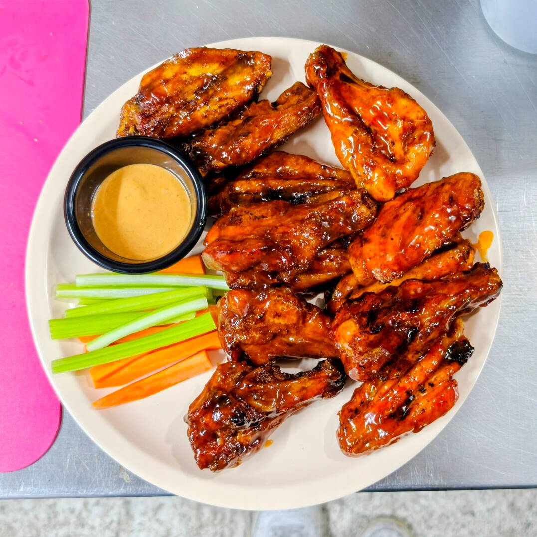 10 Pzas de Alitas (BBQ Tradicional + Mango H.)