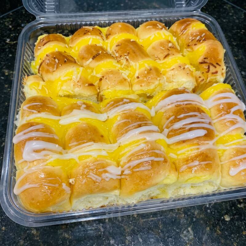 Pão colegial sabores diversos:
• Creme
• Goiabada