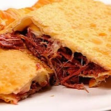 Pastel De Carne Seca Com Queijo. Nossos Pastéis Não São Passíveis De Alterações No Recheio