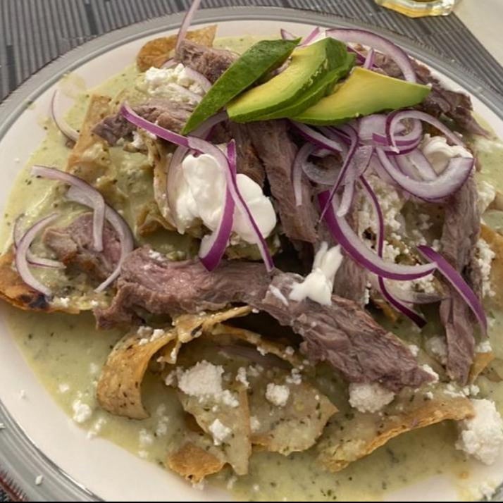 Chilaquiles con Arrachera