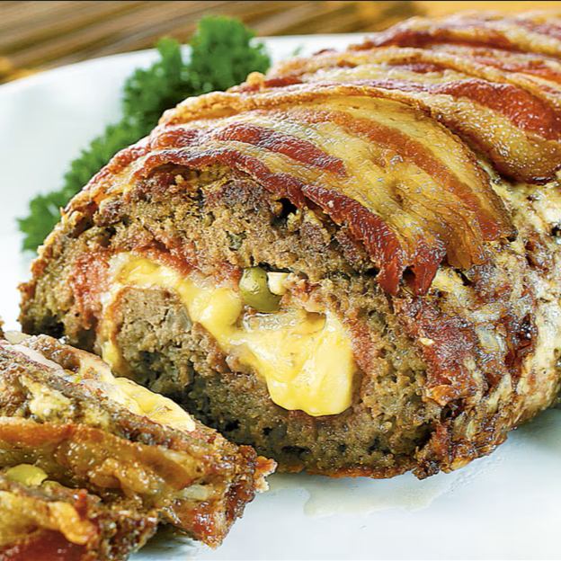 Lombo assado recheado com queijo coalho, legumes, calabresa e bacon. Apróx 1kg.