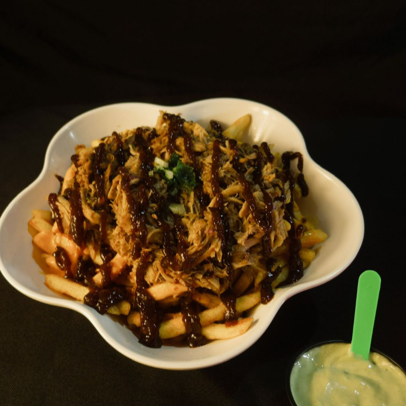 COBERTA COM PERNIL DESTRINCHADO E BARBECUE