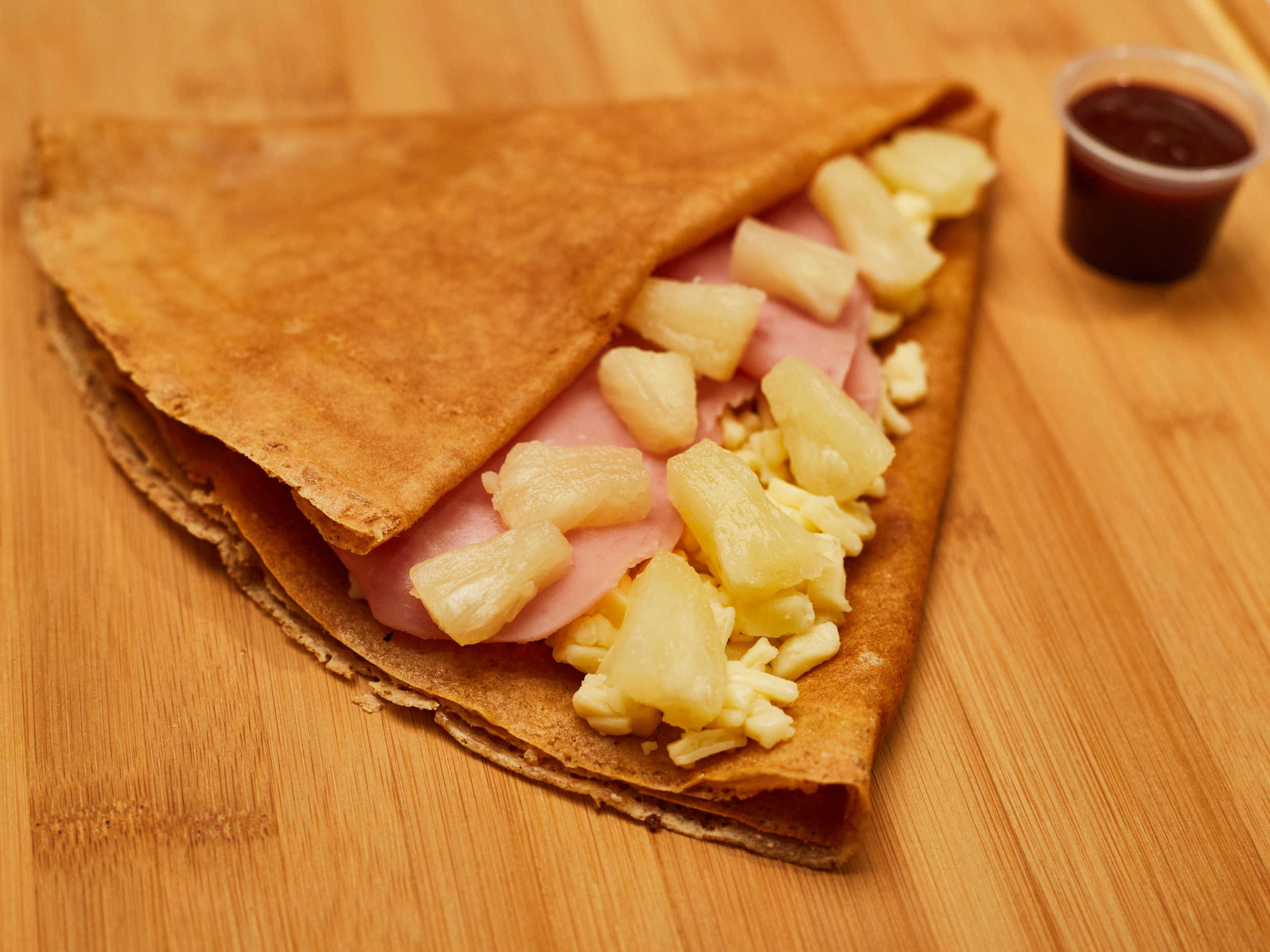 Crepa de Queso Manchego con Jamón y Piña