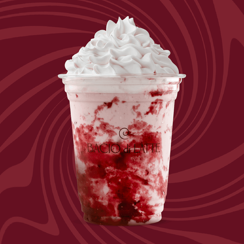 Gelato de cream cheese com calda de morango e crumble crocante.