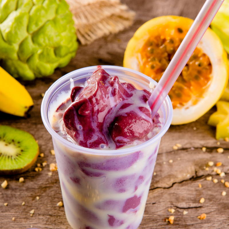 Delicioso Milk de açaí no copo de 500ml