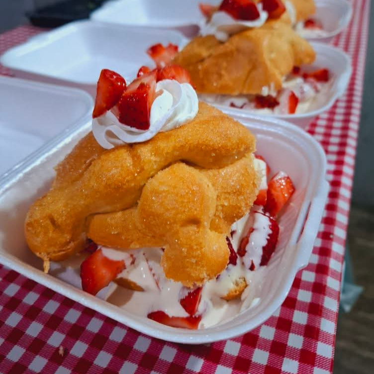Pan de Muerto Fresas con Crema