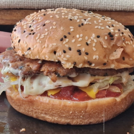 HAMBURGUESA CÁSICA + HOTDOG CLÁSICO