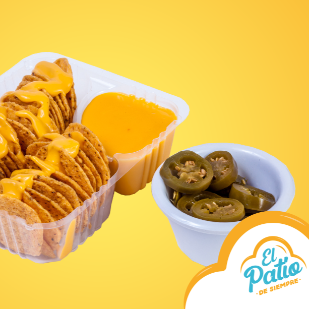Nachos con queso amarillo