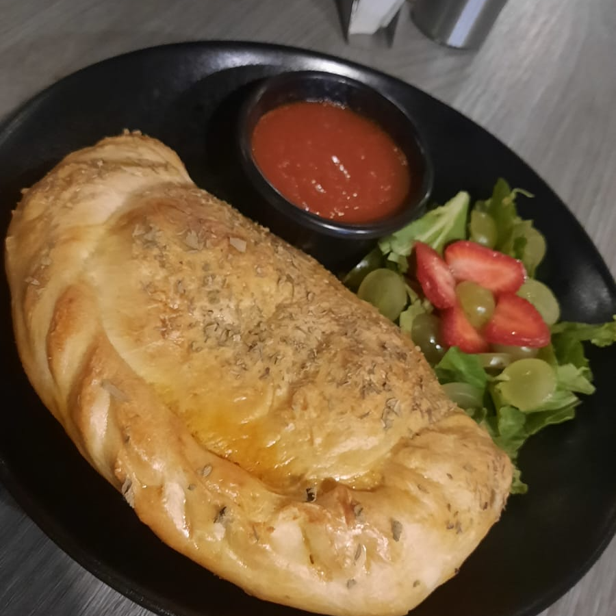 Calzone Peperonni