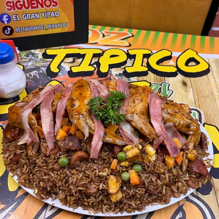 ARROZ CON ALITAS BBQ
