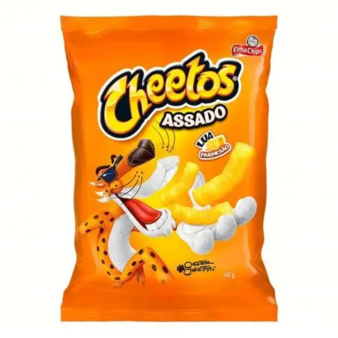 Salgadinho de milho sabor queijo parmesao