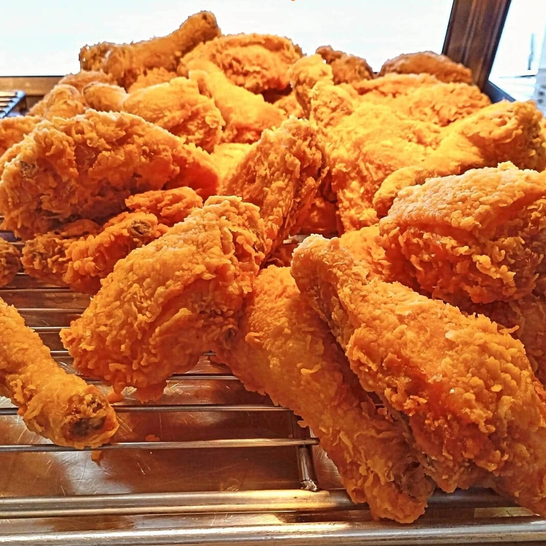 Pollo Frito 8 Piezas 4 Muslos y 4 Piernas.