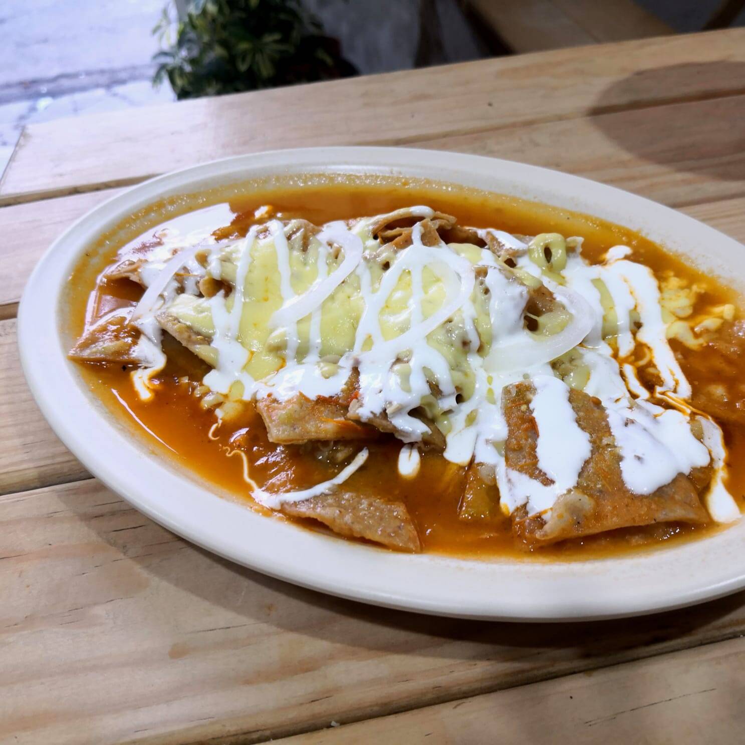 Chilaquiles Rojos con Pollo