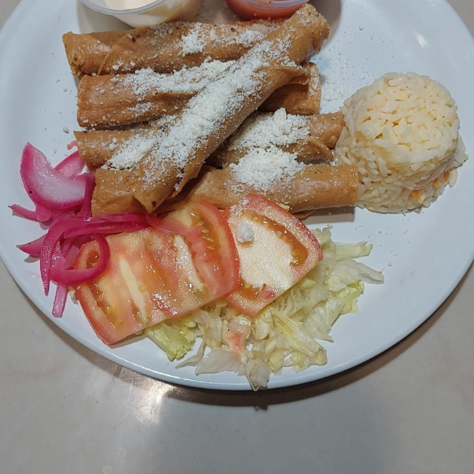 Flautas de Oollo 5 Piezas + Agua del Dia